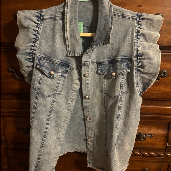 Denim vest, size medium,Sunshine and Rodeos - Picture 2 of 8